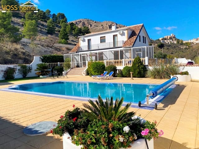 Finca/Casa Rural de 4 habitaciones en Vélez-Blanco en venta con piscina - 499.950 € (Ref: 9230631)