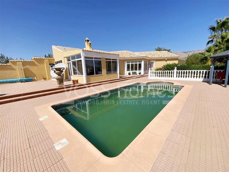 3 soveværelse Villa til salg i Velez-Rubio med swimmingpool - € 289.950 (Ref: 9267784)