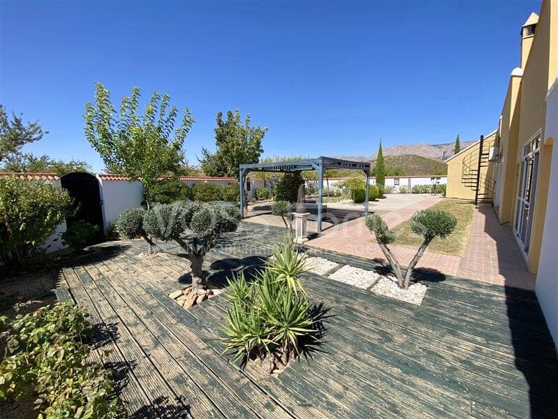 3 soveværelse Villa til salg i Velez-Rubio med swimmingpool - € 289.950 (Ref: 9267784)