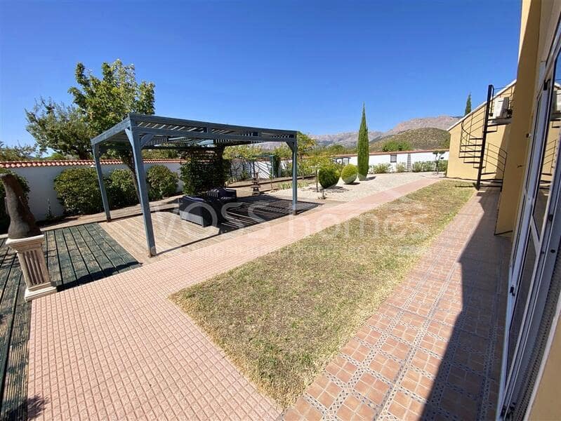 3 soveværelse Villa til salg i Velez-Rubio med swimmingpool - € 289.950 (Ref: 9267784)