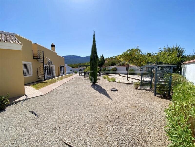 3 soveværelse Villa til salg i Velez-Rubio med swimmingpool - € 289.950 (Ref: 9267784)