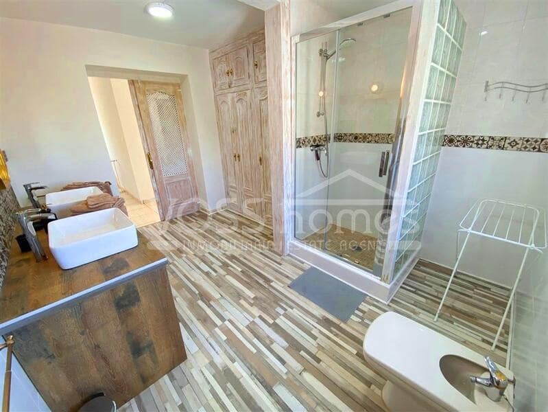 4 bedroom Villa for sale in Huercal-Overa with pool - € 319,950 (Ref: 9325910)