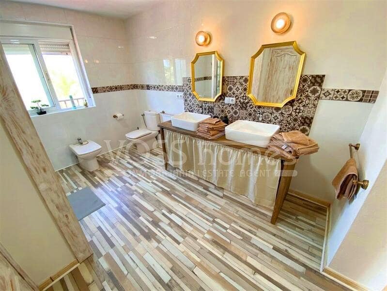 4 bedroom Villa for sale in Huercal-Overa with pool - € 319,950 (Ref: 9325910)