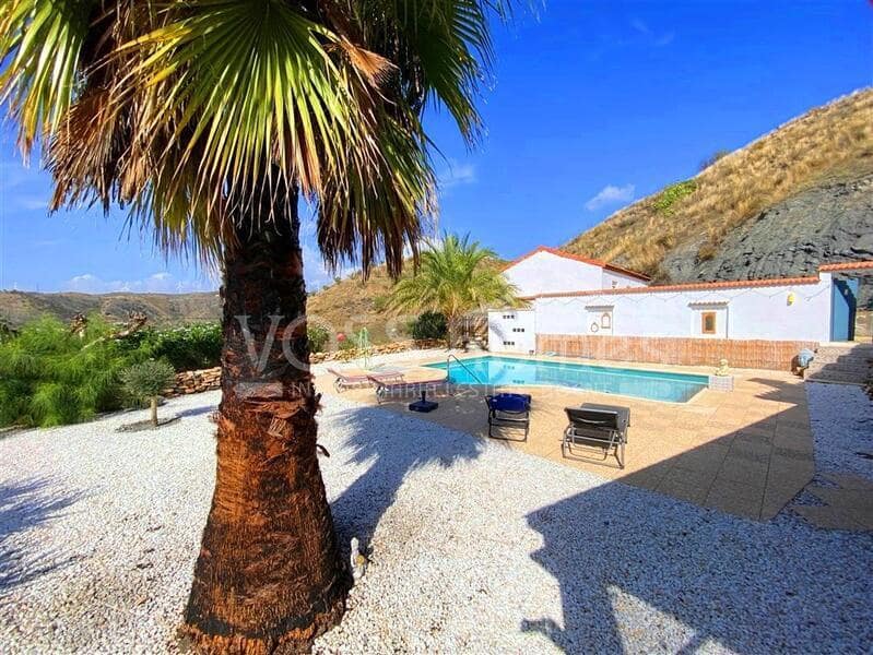 4 bedroom Villa for sale in Huercal-Overa with pool - € 319,950 (Ref: 9325910)