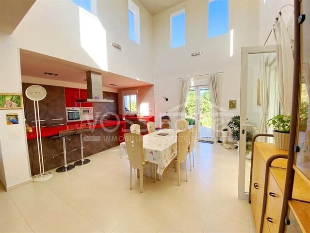 3 bedroom Villa for sale in Puerto Lumbreras with pool - € 400,000 (Ref: 9357481)