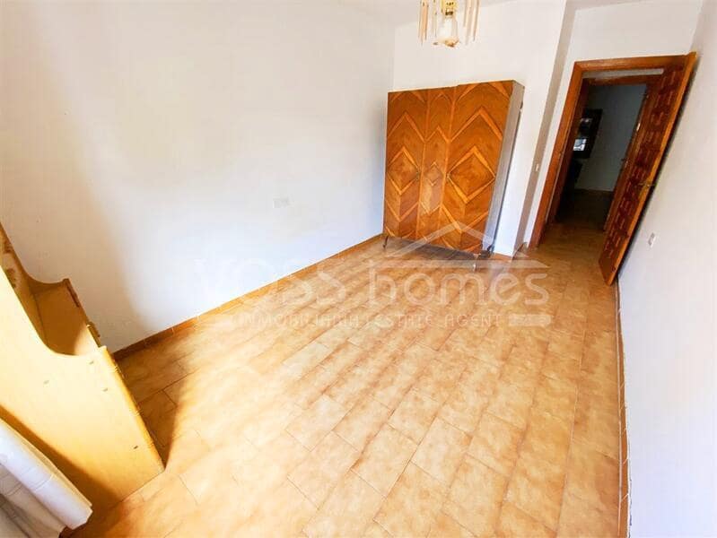 4 bedroom Apartment for sale in La Alfoquia - € 54,950 (Ref: 9363000)