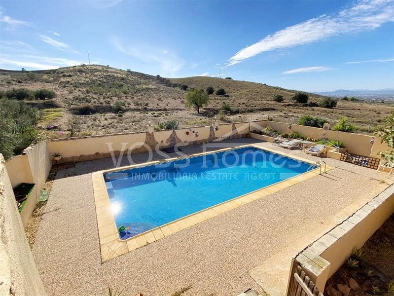 4 soveværelse Finca/Landehus til salg i Huercal-Overa med swimmingpool - € 299.950 (Ref: 9388451)