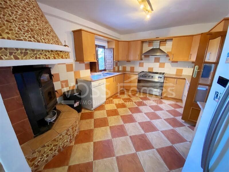 4 soveværelse Finca/Landehus til salg i Huercal-Overa med swimmingpool - € 299.950 (Ref: 9388451)