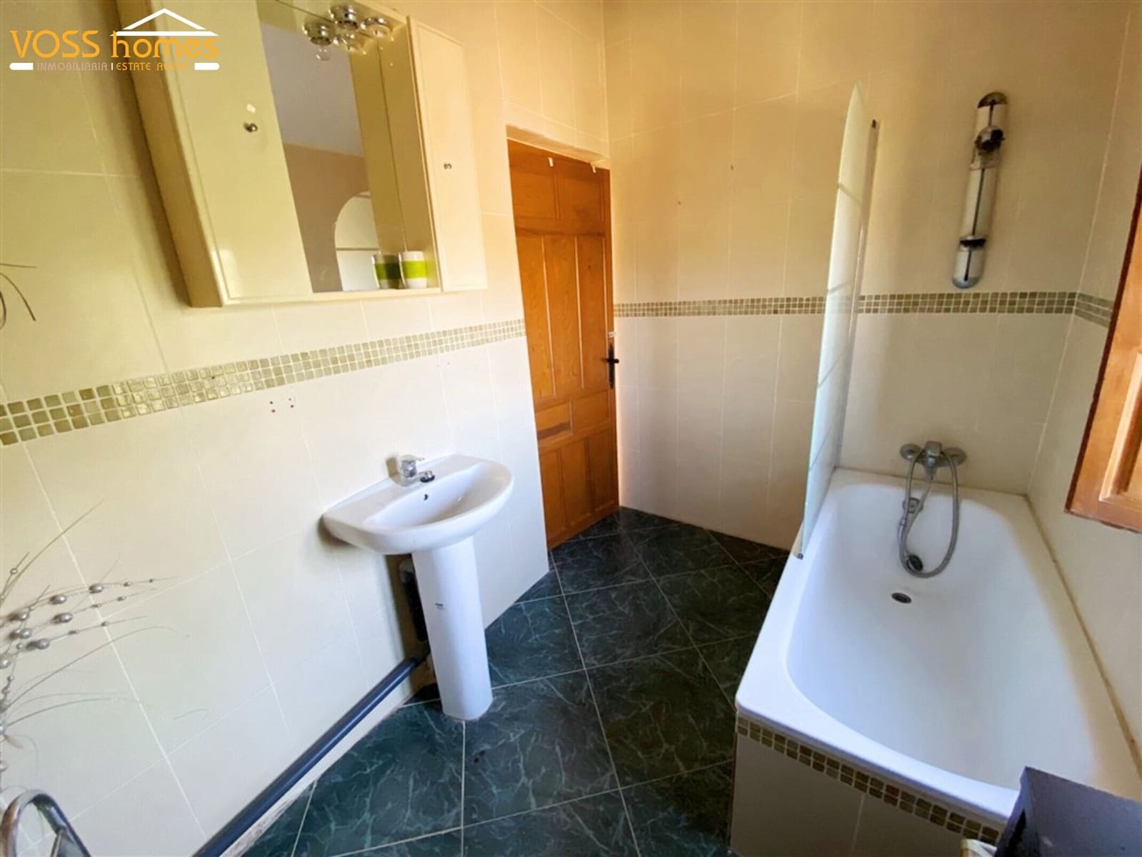 4 soveværelse Finca/Landehus til salg i Huercal-Overa med swimmingpool - € 289.950 (Ref: 9388451)