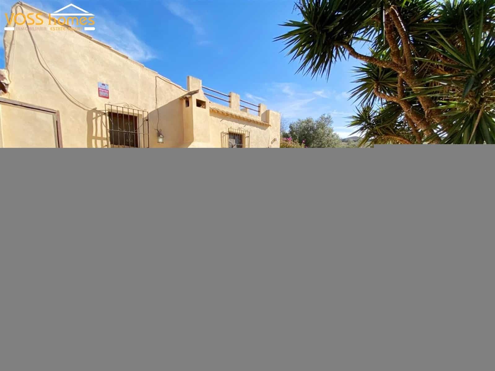 4 soveværelse Finca/Landehus til salg i Huercal-Overa med swimmingpool - € 289.950 (Ref: 9388451)