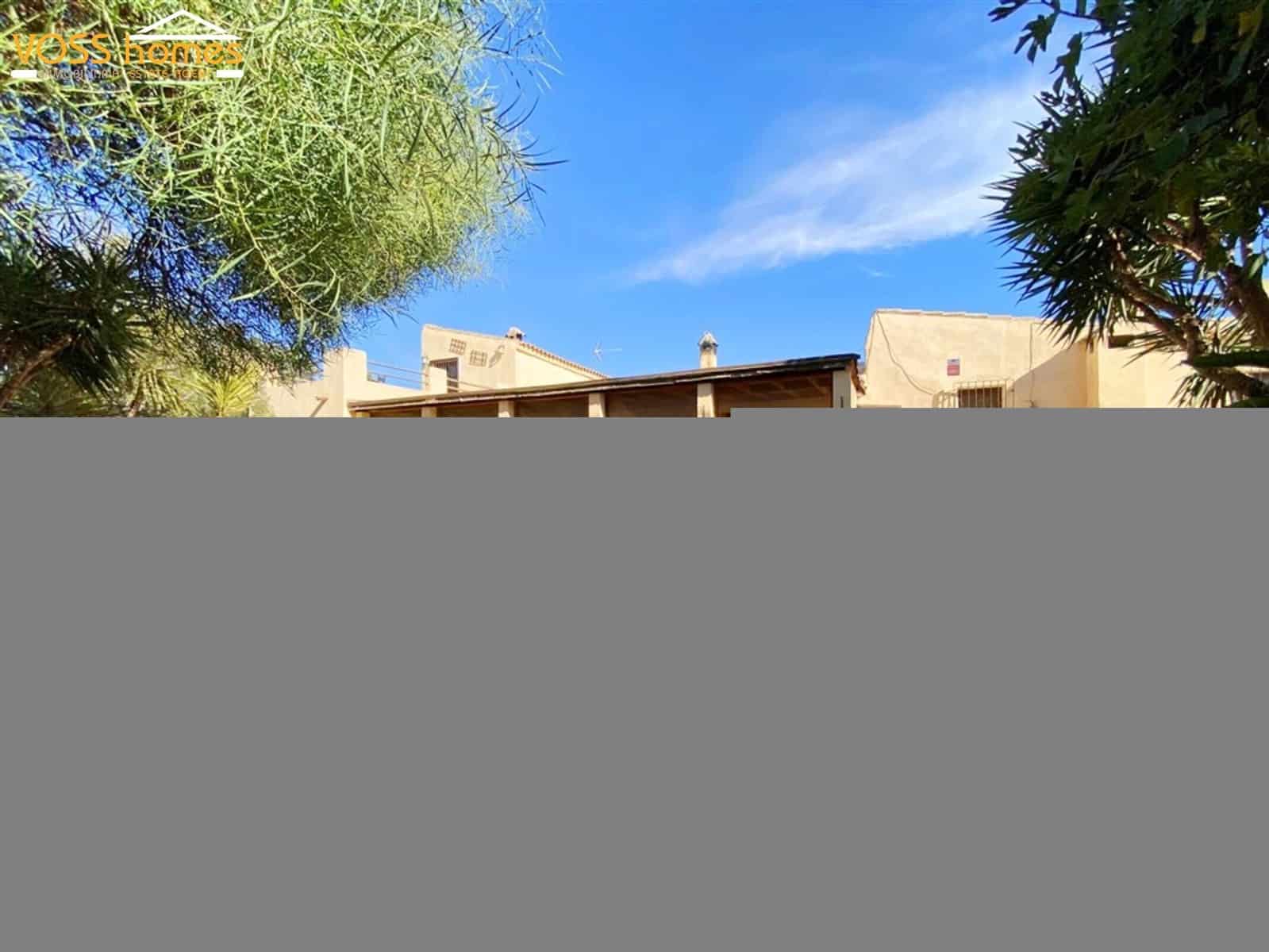 4 soveværelse Finca/Landehus til salg i Huercal-Overa med swimmingpool - € 289.950 (Ref: 9388451)