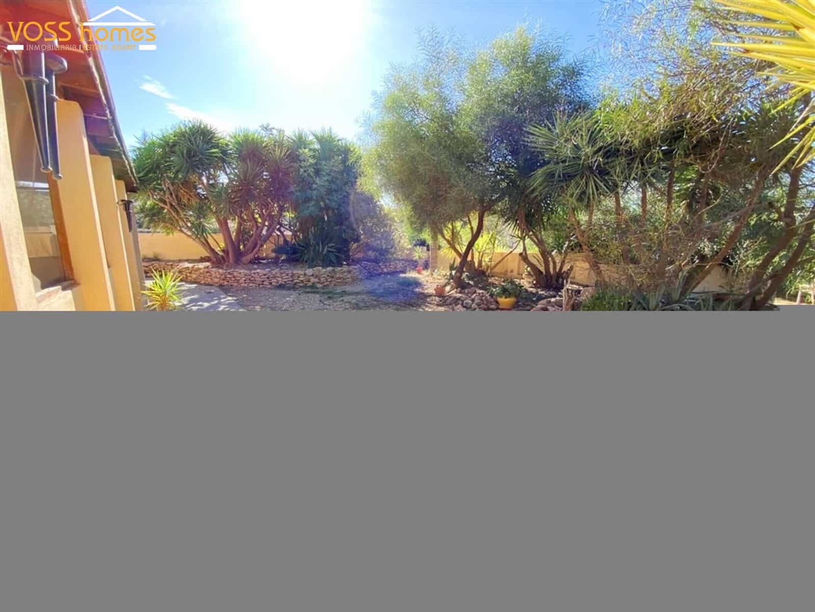 4 soveværelse Finca/Landehus til salg i Huercal-Overa med swimmingpool - € 289.950 (Ref: 9388451)