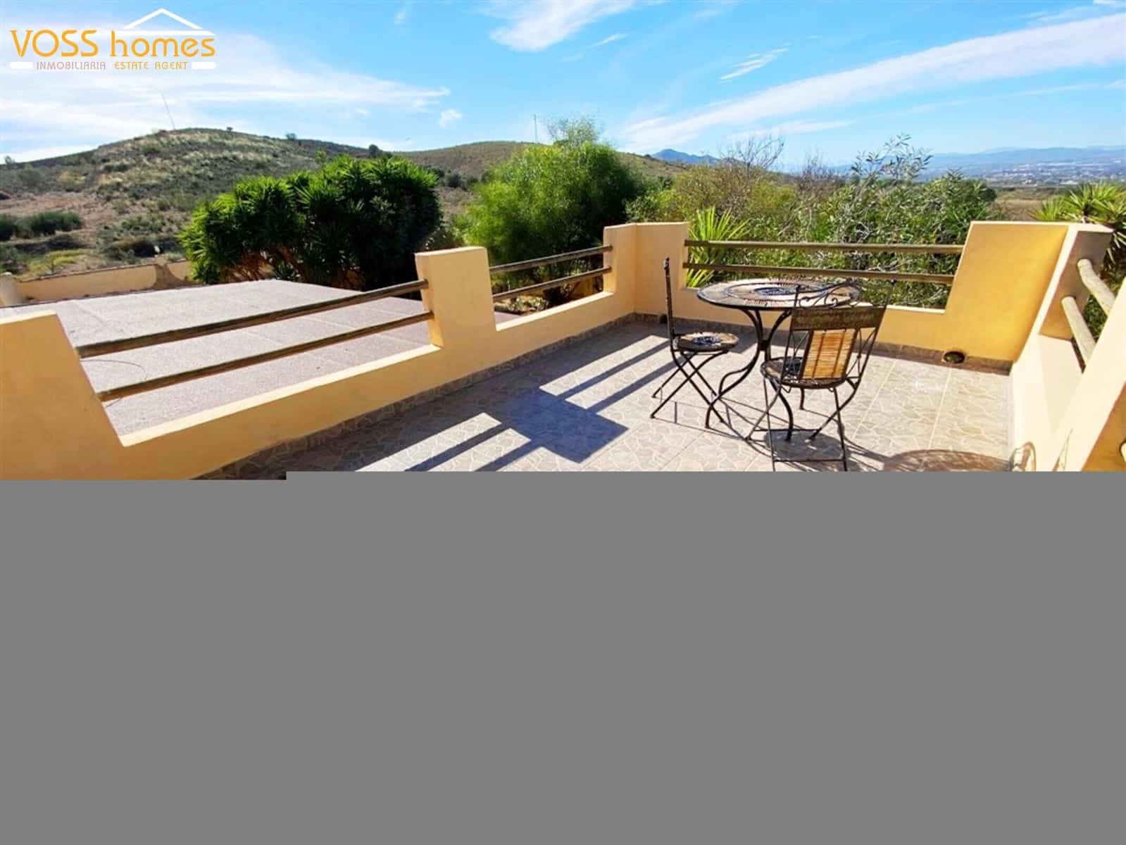 4 soveværelse Finca/Landehus til salg i Huercal-Overa med swimmingpool - € 289.950 (Ref: 9388451)