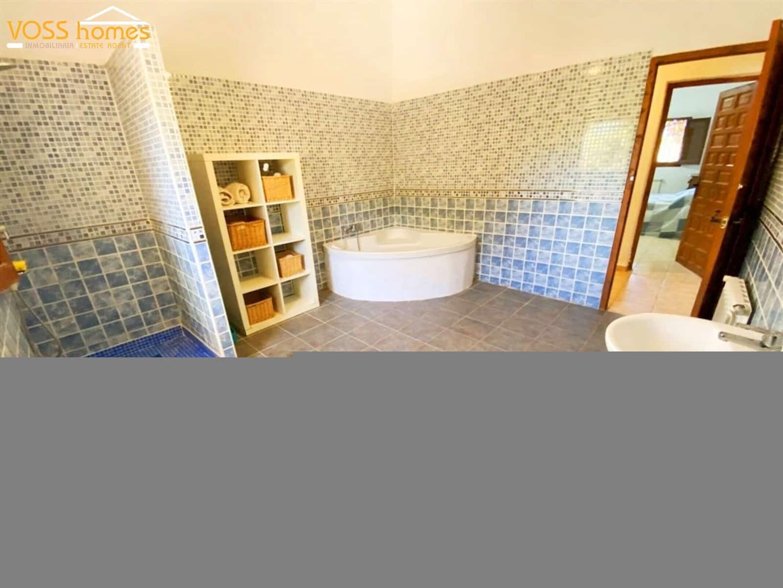 4 soveværelse Finca/Landehus til salg i Huercal-Overa med swimmingpool - € 289.950 (Ref: 9388451)