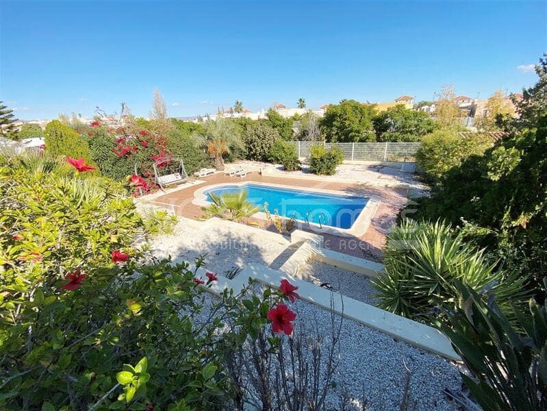 3 bedroom Villa for sale in La Alfoquia with pool - € 289,950 (Ref: 9450065)