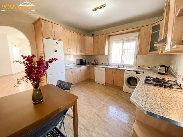 3 makuuhuone Huvila myytävänä paikassa Zurgena mukana uima-altaan - 229 950 € (Ref: 9699974)