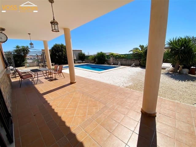 Chalet de 3 habitaciones en Zurgena en venta con piscina - 289.950 € (Ref: 9726242)