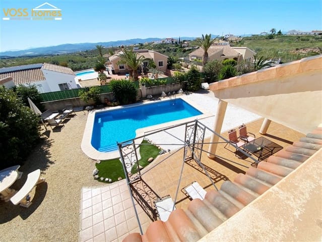Chalet de 3 habitaciones en Zurgena en venta con piscina - 289.950 € (Ref: 9726242)