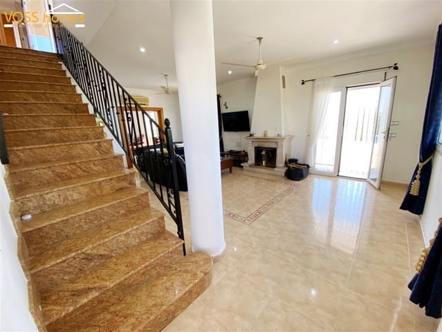 Chalet de 3 habitaciones en Zurgena en venta con piscina - 289.950 € (Ref: 9726242)