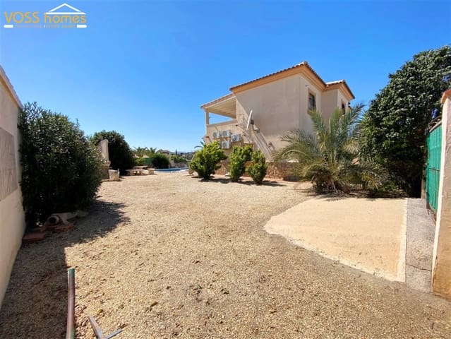 Chalet de 3 habitaciones en Zurgena en venta con piscina - 289.950 € (Ref: 9726242)