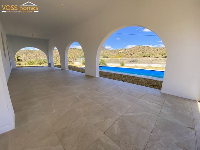 4 soveværelse Villa til salg i Zurgena med swimmingpool - € 294.000 (Ref: 9824019)