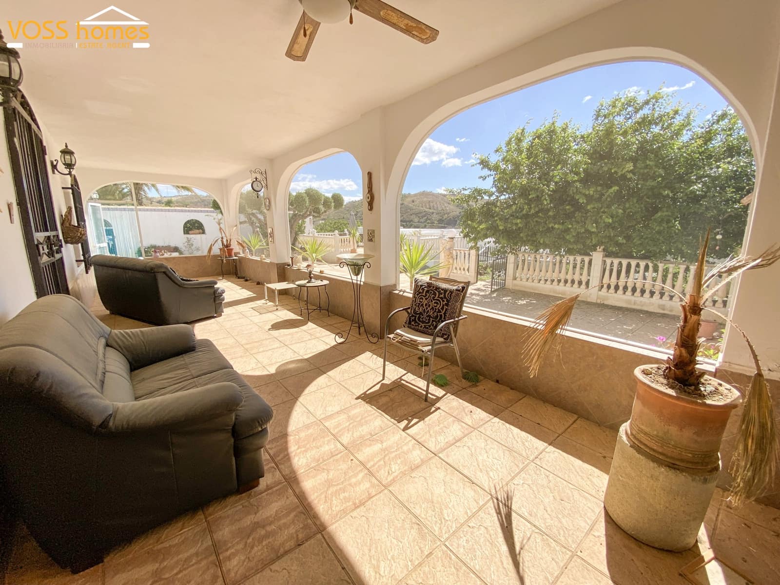 5 soveværelse Finca/Landehus til salg i Huercal-Overa med swimmingpool - € 319.000 (Ref: 9850793)