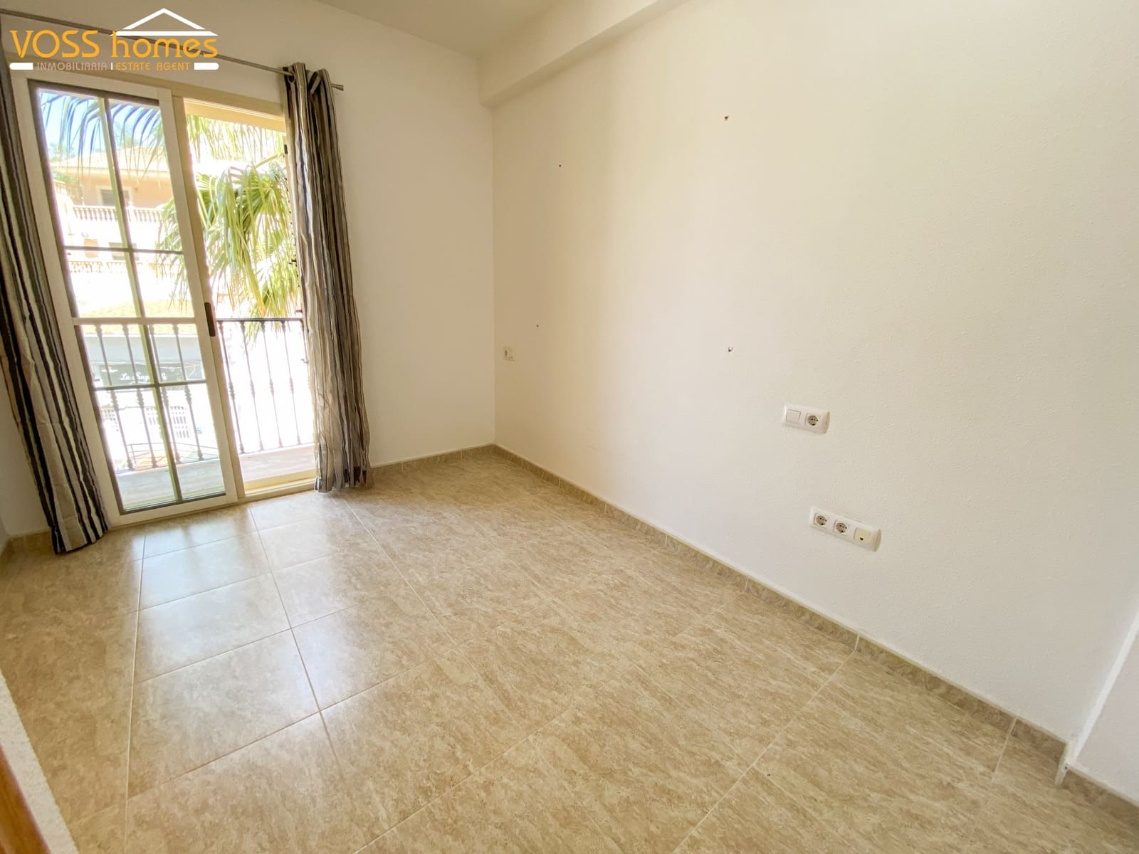 3 makuuhuone Huoneisto myytävänä paikassa Zurgena mukana uima-altaan - 129 950 € (Ref: 9865506)