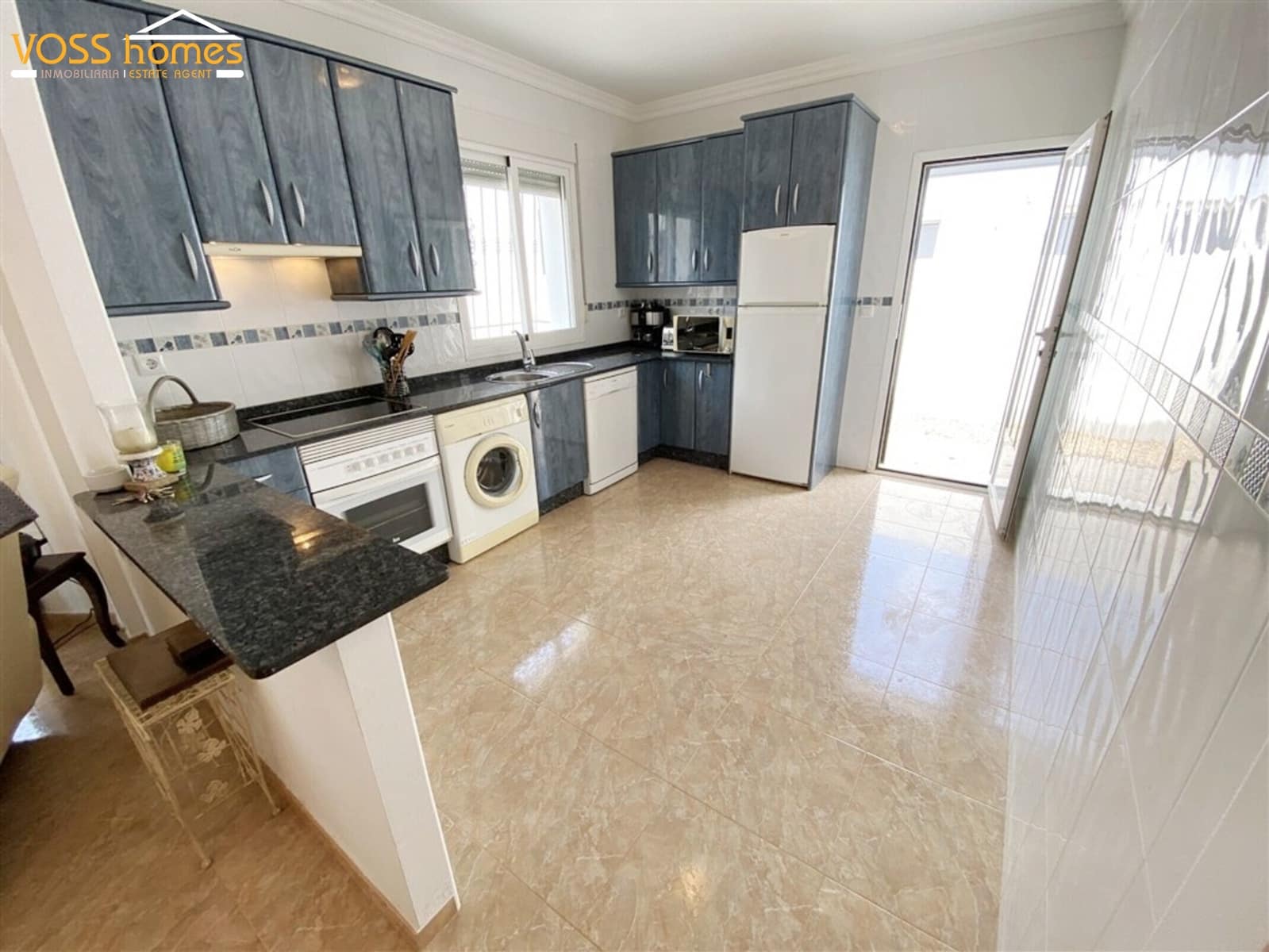 3 soveværelse Villa til salg i Huercal-Overa med swimmingpool - € 269.950 (Ref: 9902691)