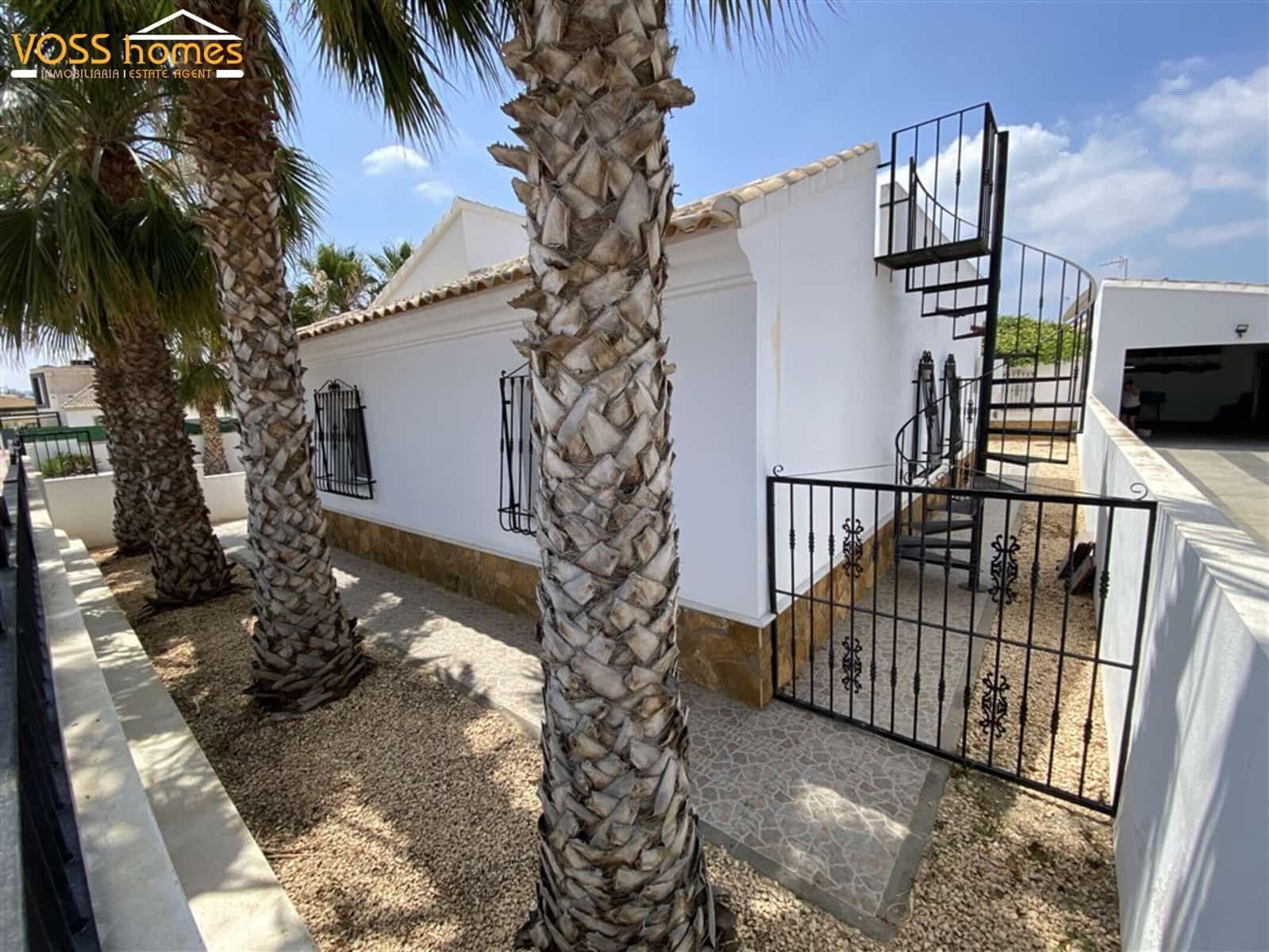 3 soveværelse Villa til salg i Huercal-Overa med swimmingpool - € 269.950 (Ref: 9902691)