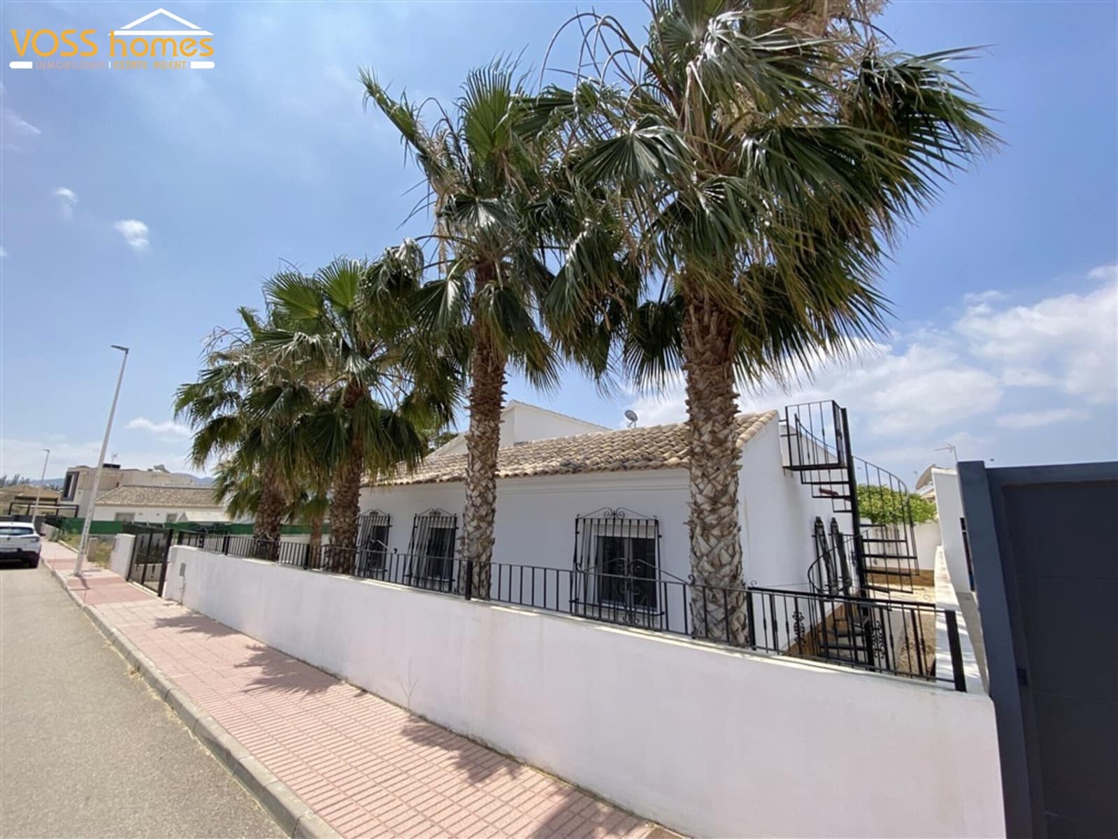 3 soveværelse Villa til salg i Huercal-Overa med swimmingpool - € 269.950 (Ref: 9902691)