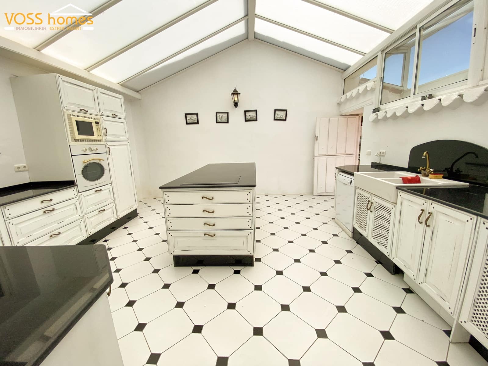 6 bedroom Finca/Country House for sale in Velez-Rubio with pool - € 349,950 (Ref: 9919071)