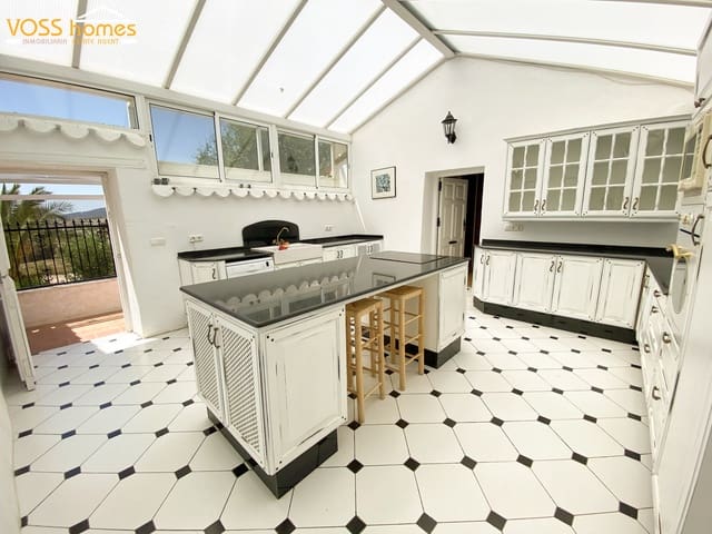 6 bedroom Finca/Country House for sale in Vélez-Rubio with pool - € 349,950 (Ref: 9919071)