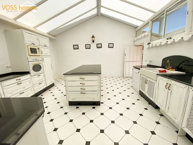 6 bedroom Finca/Country House for sale in Vélez-Rubio with pool - € 349,950 (Ref: 9919071)