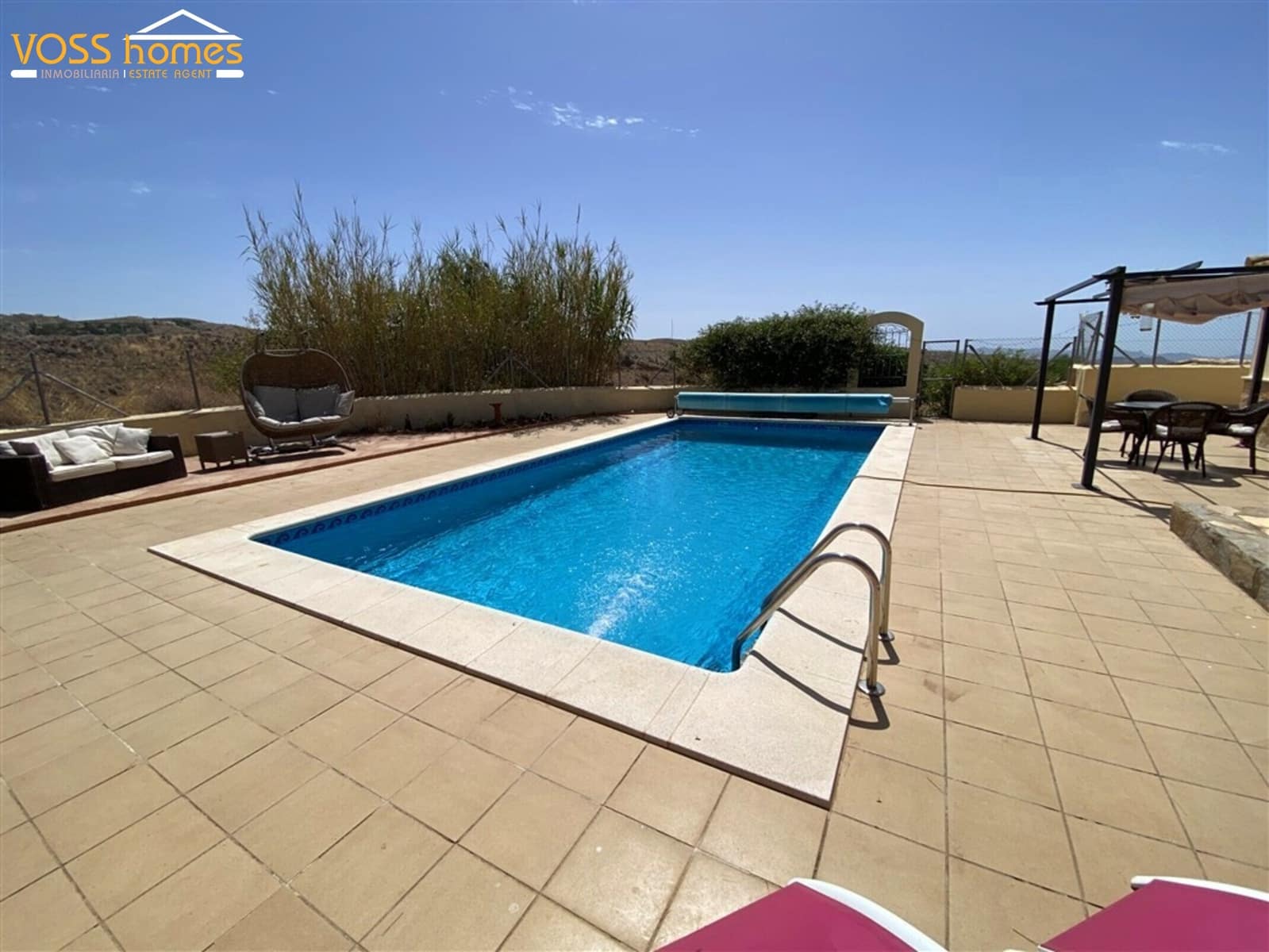 4 soveværelse Finca/Landehus til salg i Huercal-Overa med swimmingpool garage - € 379.950 (Ref: 9978476)
