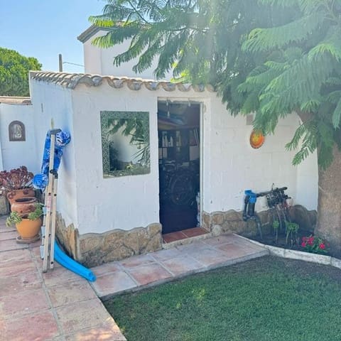 3 makuuhuone Huvila myytävänä paikassa Pago del Humo, Chiclana de la Frontera mukana uima-altaan - 275 000 € (Ref: 10022619)