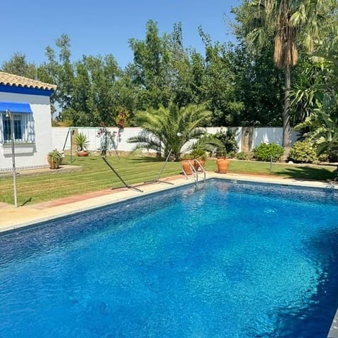 3 makuuhuone Huvila myytävänä paikassa Pago del Humo, Chiclana de la Frontera mukana uima-altaan - 275 000 € (Ref: 10022619)