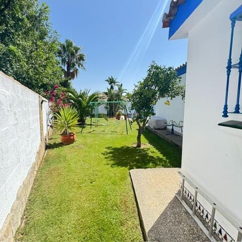 3 makuuhuone Huvila myytävänä paikassa Pago del Humo, Chiclana de la Frontera mukana uima-altaan - 275 000 € (Ref: 10022619)