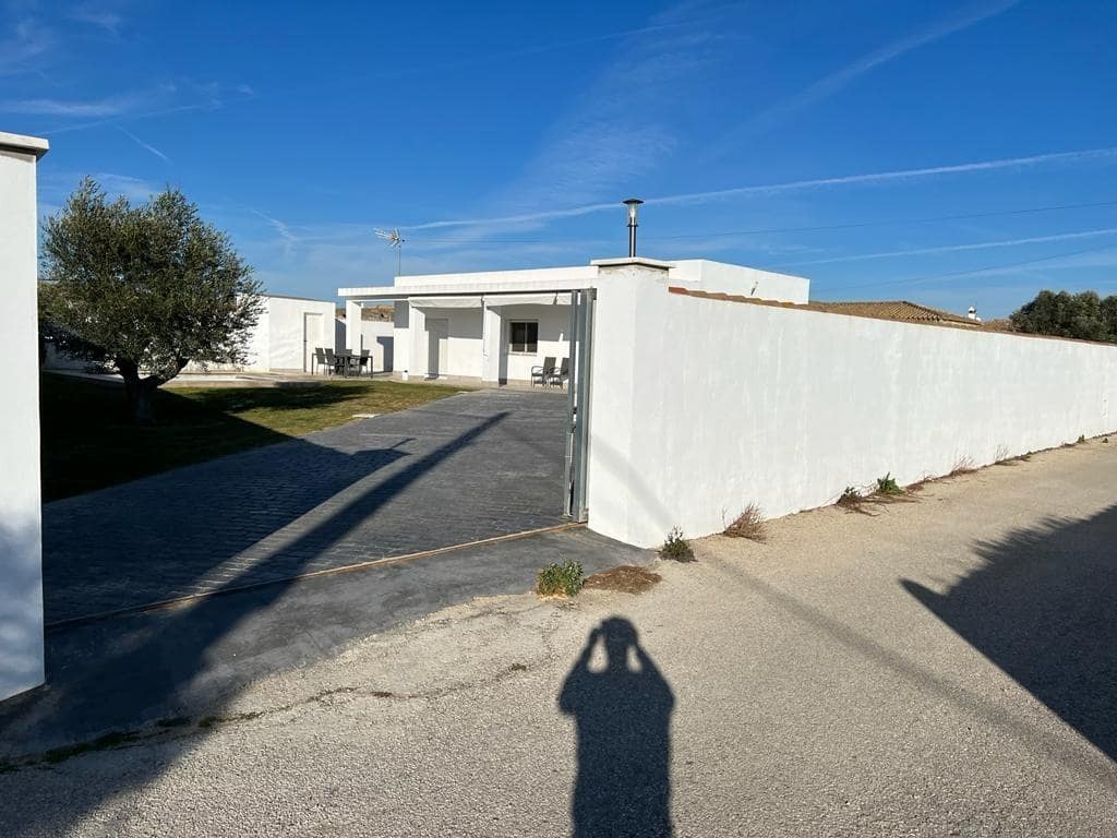 Villa/Maison de 3 chambres à louer à Chiclana de la Frontera avec piscine - 1 400 € (Ref: 10078271)