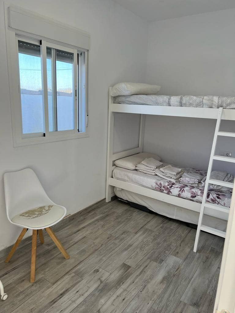 Villa/Maison de 3 chambres à louer à Chiclana de la Frontera avec piscine - 1 400 € (Ref: 10078271)