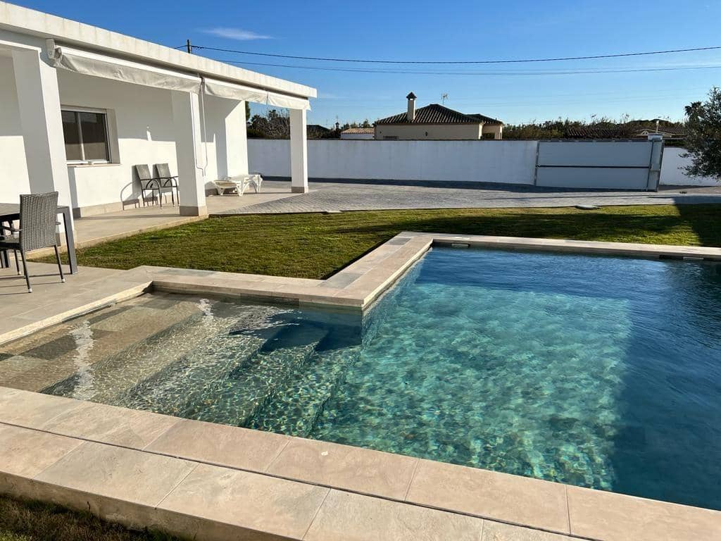 Villa/Maison de 3 chambres à louer à Chiclana de la Frontera avec piscine - 1 400 € (Ref: 10078271)
