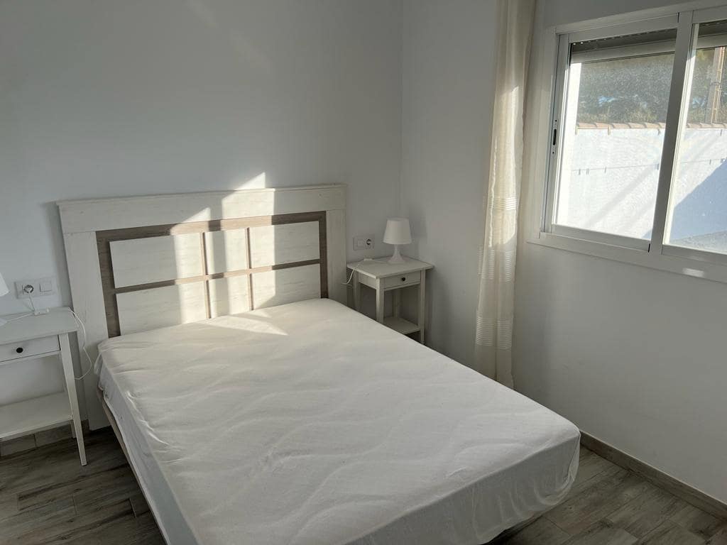 Villa/Maison de 3 chambres à louer à Chiclana de la Frontera avec piscine - 1 400 € (Ref: 10078271)