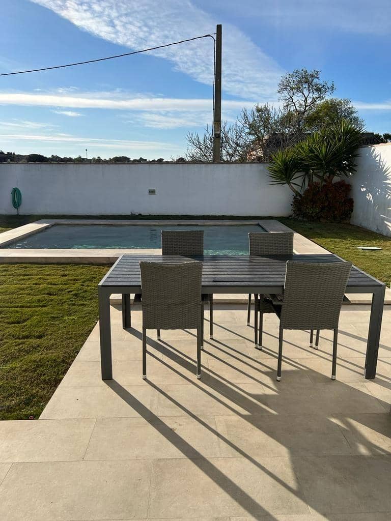 Villa/Maison de 3 chambres à louer à Chiclana de la Frontera avec piscine - 1 400 € (Ref: 10078271)