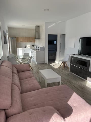 Villa/Maison de 3 chambres à louer à Chiclana de la Frontera - 1 400 € (Ref: 10078271)
