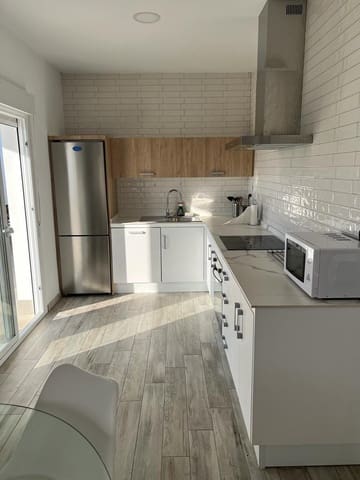Villa/Maison de 3 chambres à louer à Chiclana de la Frontera - 1 400 € (Ref: 10078271)
