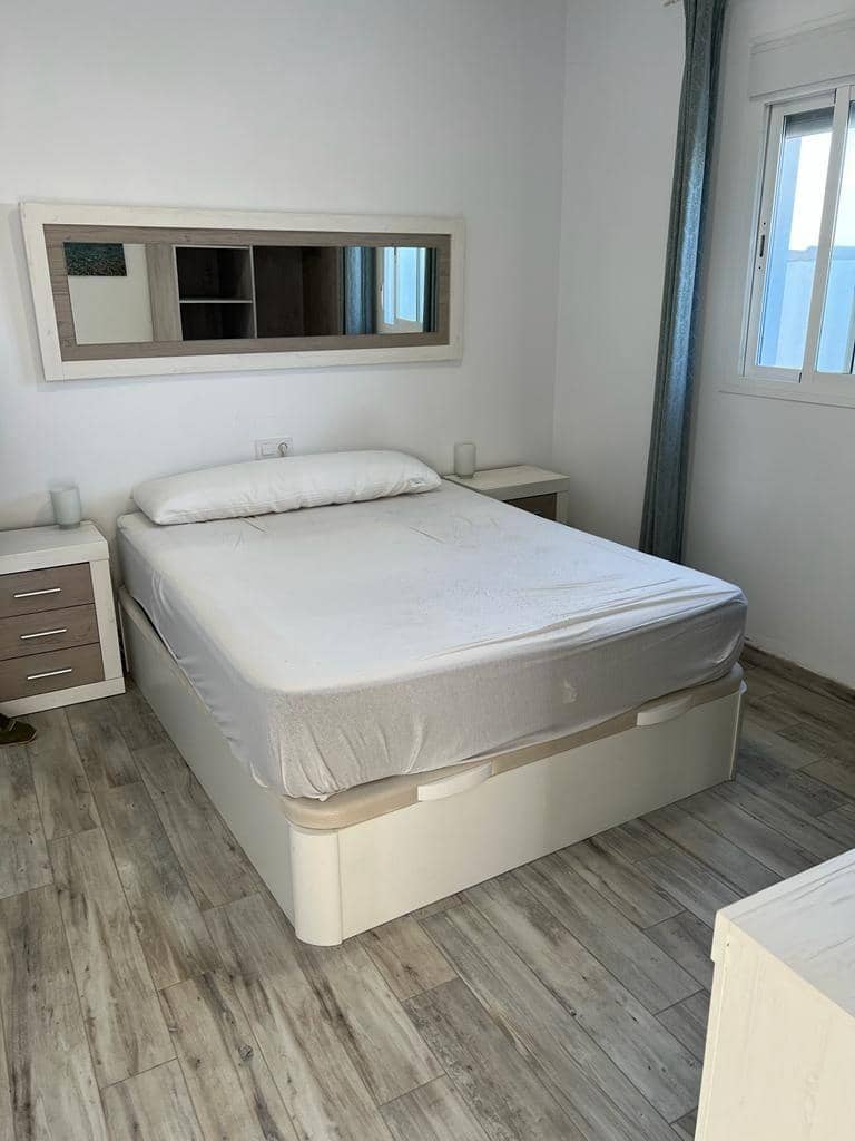 Villa/Maison de 3 chambres à louer à Chiclana de la Frontera avec piscine - 1 400 € (Ref: 10078271)