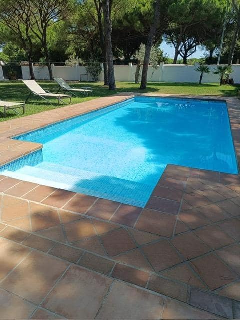 2 bedroom Villa for sale in Chiclana de la Frontera with pool - € 380,000 (Ref: 10111798)