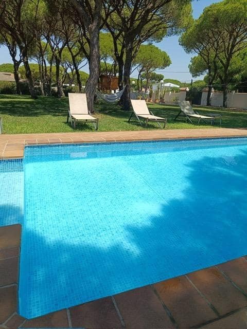 2 bedroom Villa for sale in Chiclana de la Frontera with pool - € 380,000 (Ref: 10111798)