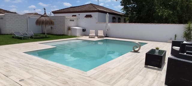 3 makuuhuone Huvila vuokrattavana paikassa Chiclana de la Frontera mukana uima-altaan - 1 200 € (Ref: 10136272)