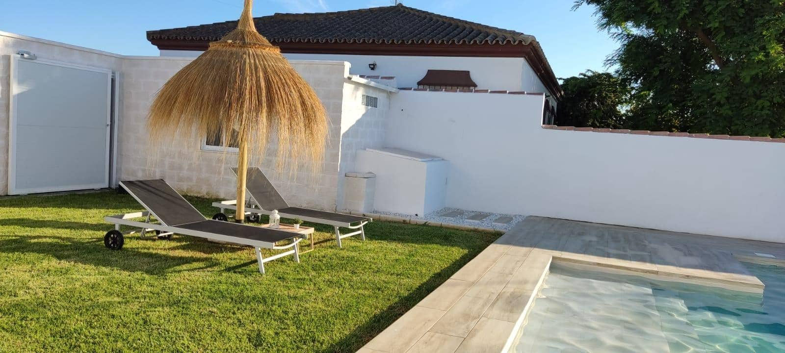 3 makuuhuone Huvila vuokrattavana paikassa Chiclana de la Frontera mukana uima-altaan - 1 200 € (Ref: 10136272)