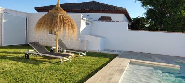 3 makuuhuone Huvila vuokrattavana paikassa Chiclana de la Frontera mukana uima-altaan - 1 200 € (Ref: 10136272)